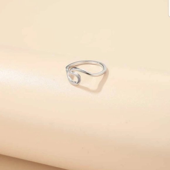 *Maribel* Beach Wave Ring - Picture 4 of 5